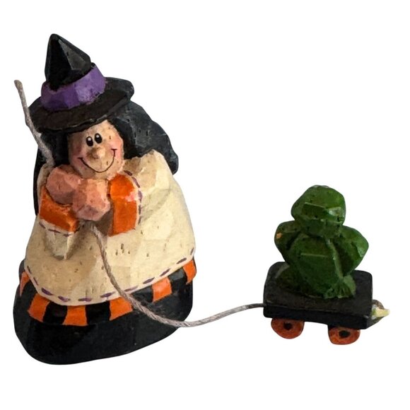 Eddie Walker Midwest Of Canon Falls Witch Figurine Pulling Frog Cart Miniature 2 - Picture 5 of 5